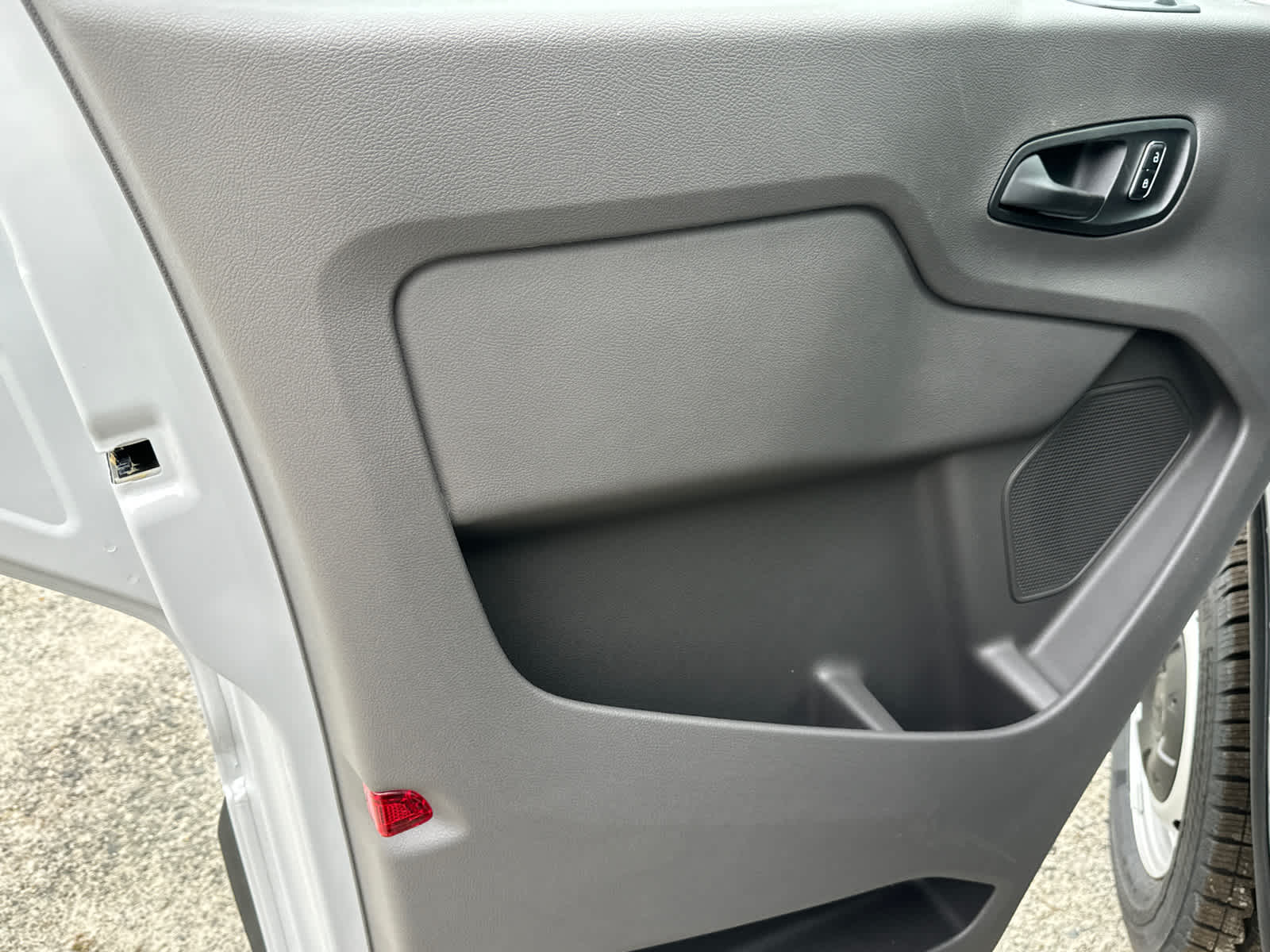 2025 Ford Transit T-250 148" Med Rf 9070 GVWR RWD