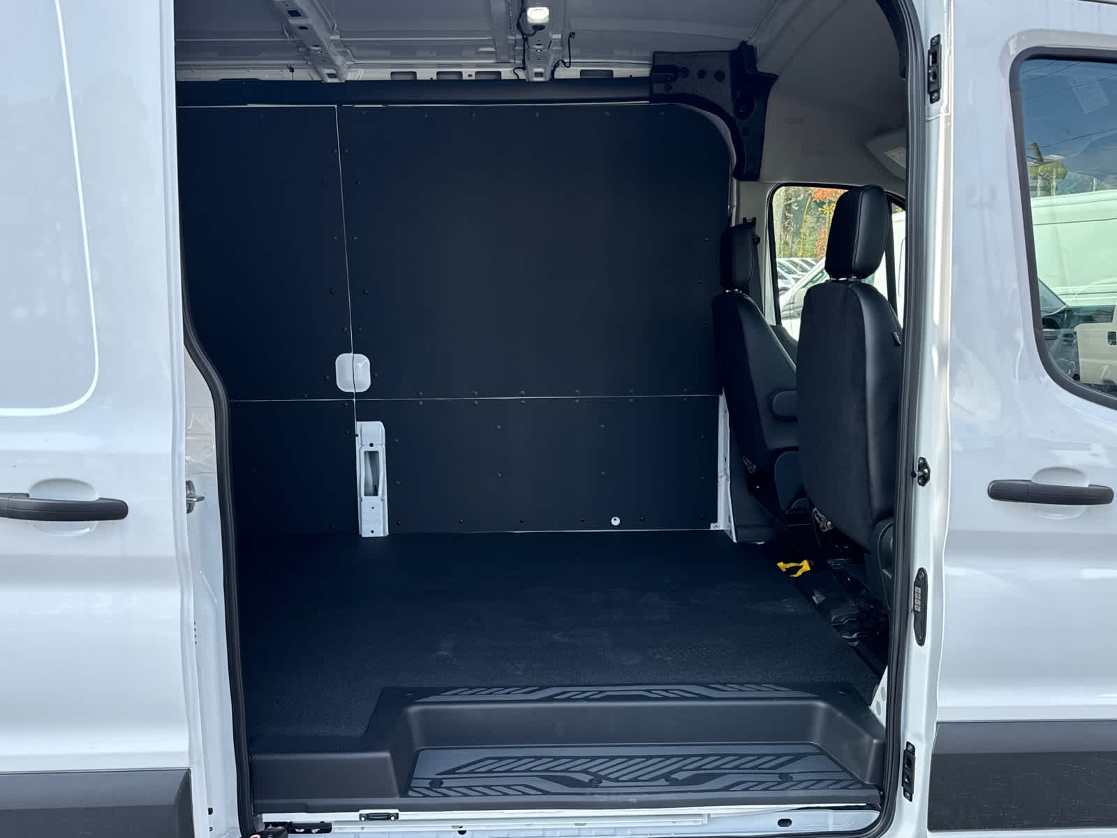 2025 Ford Transit T-250 148" Med Rf 9070 GVWR RWD