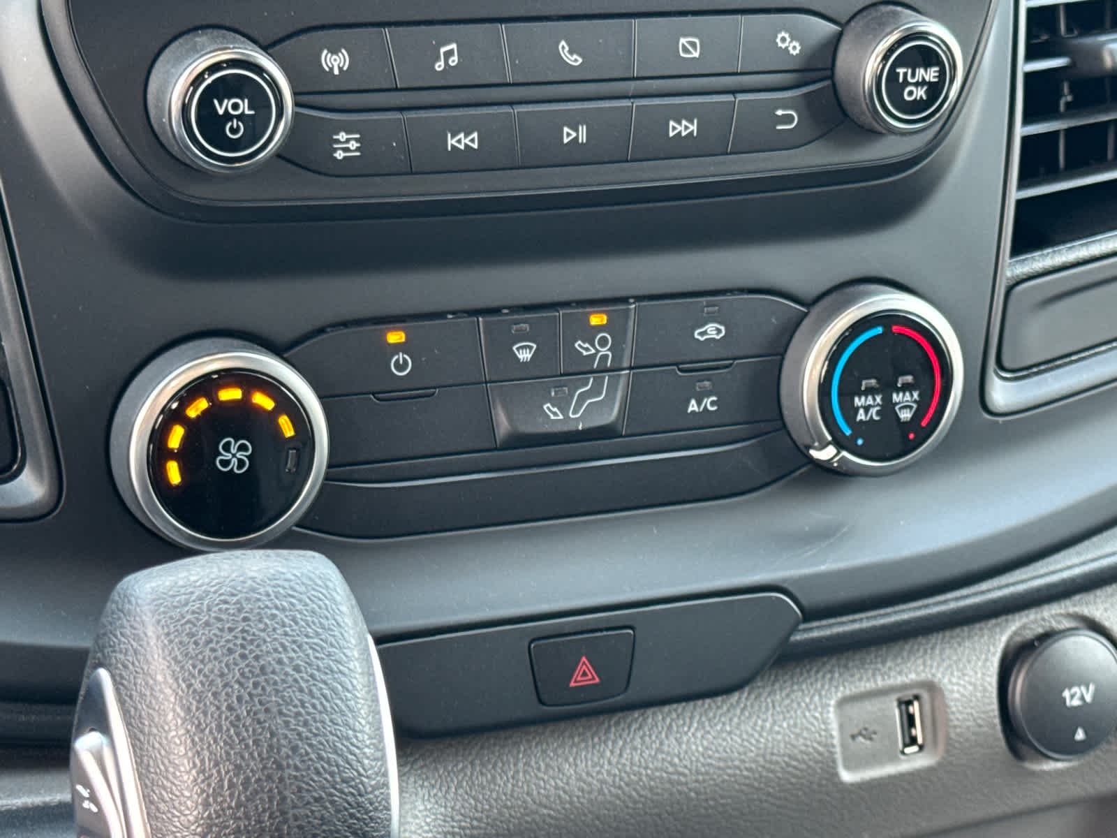 2025 Ford Transit T-250 148" Med Rf 9070 GVWR RWD