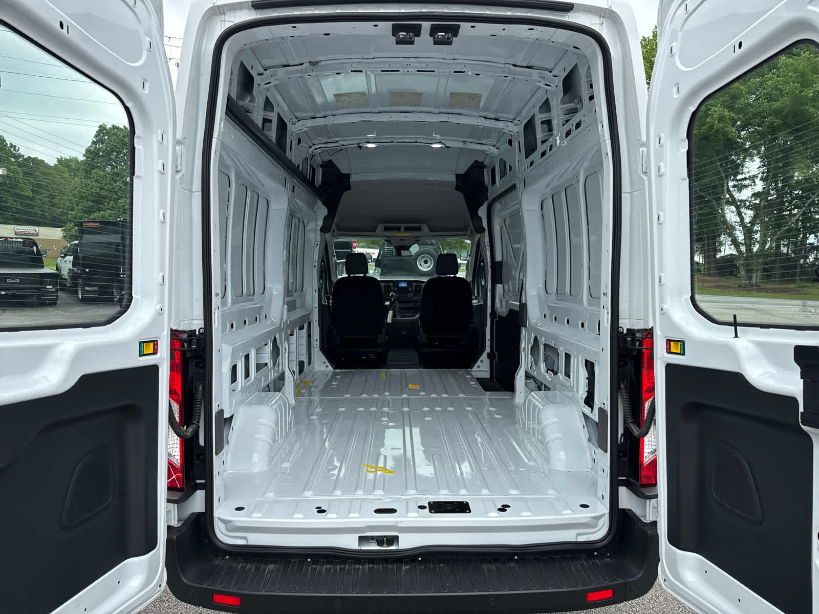 2023 Ford Transit Cargo Van T-250 148" Hi Rf 9070 GVWR RWD