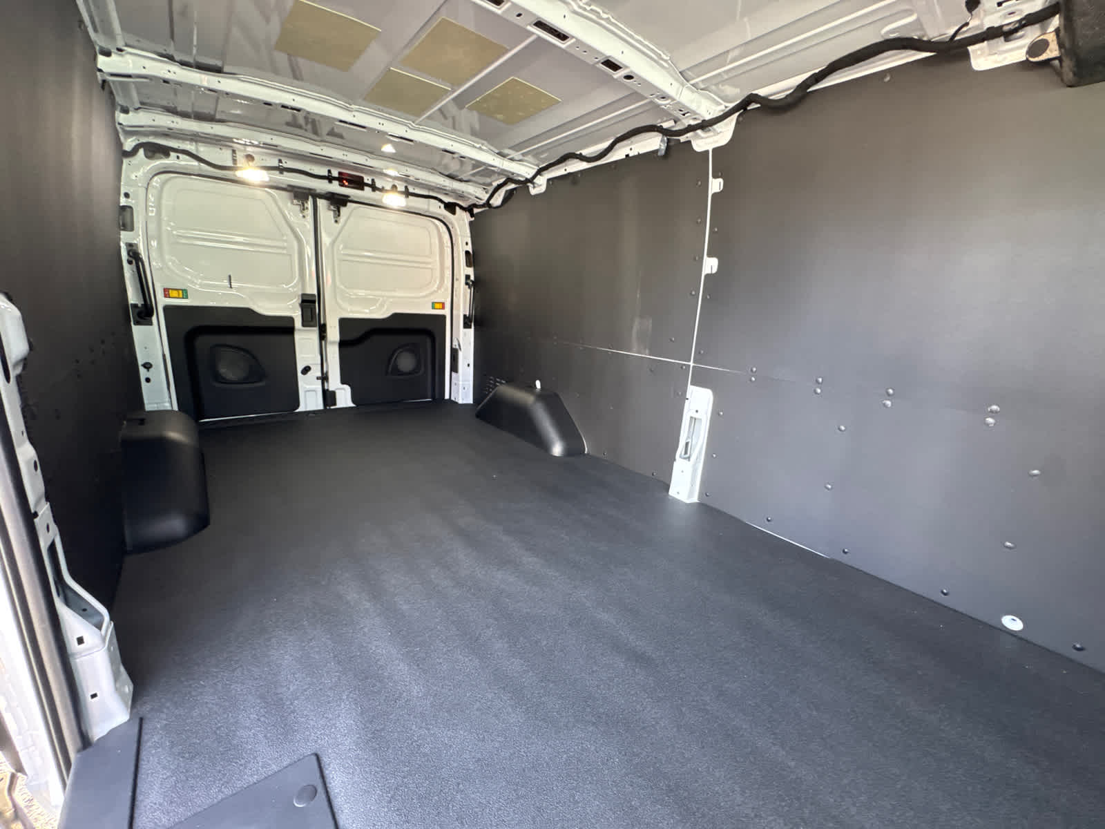 2024 Ford Transit T-250 130" Low Rf 9070 GVWR RWD