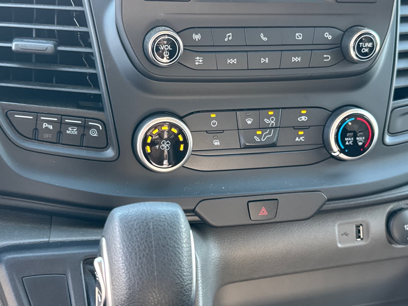 2024 Ford Transit T-250 130" Low Rf 9070 GVWR RWD