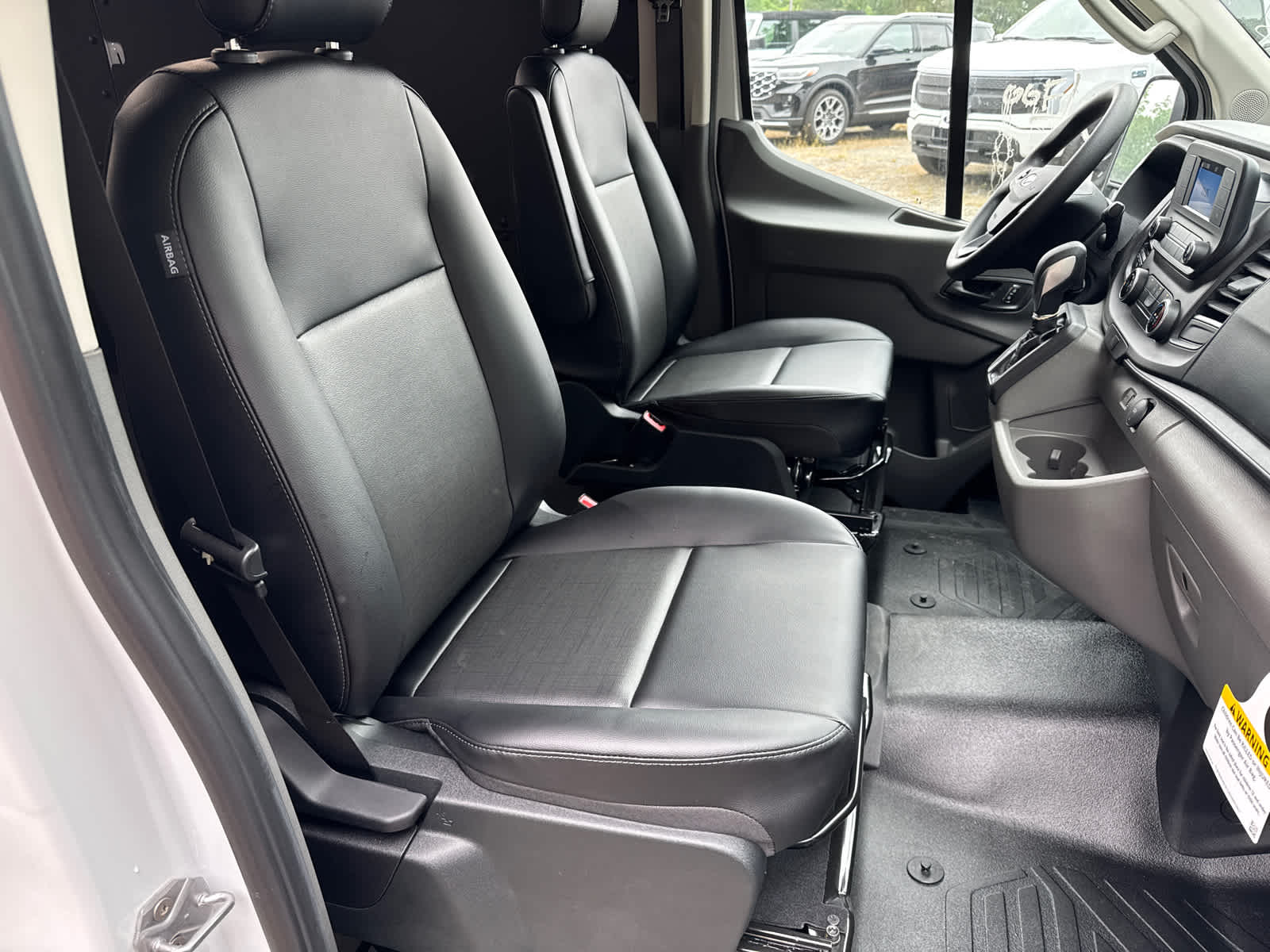 2025 Ford Transit T-250 130" Low Rf 9070 GVWR RWD