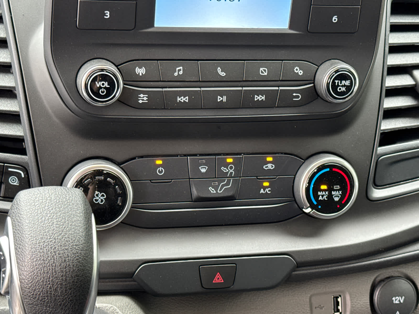 2025 Ford Transit T-250 130" Low Rf 9070 GVWR RWD