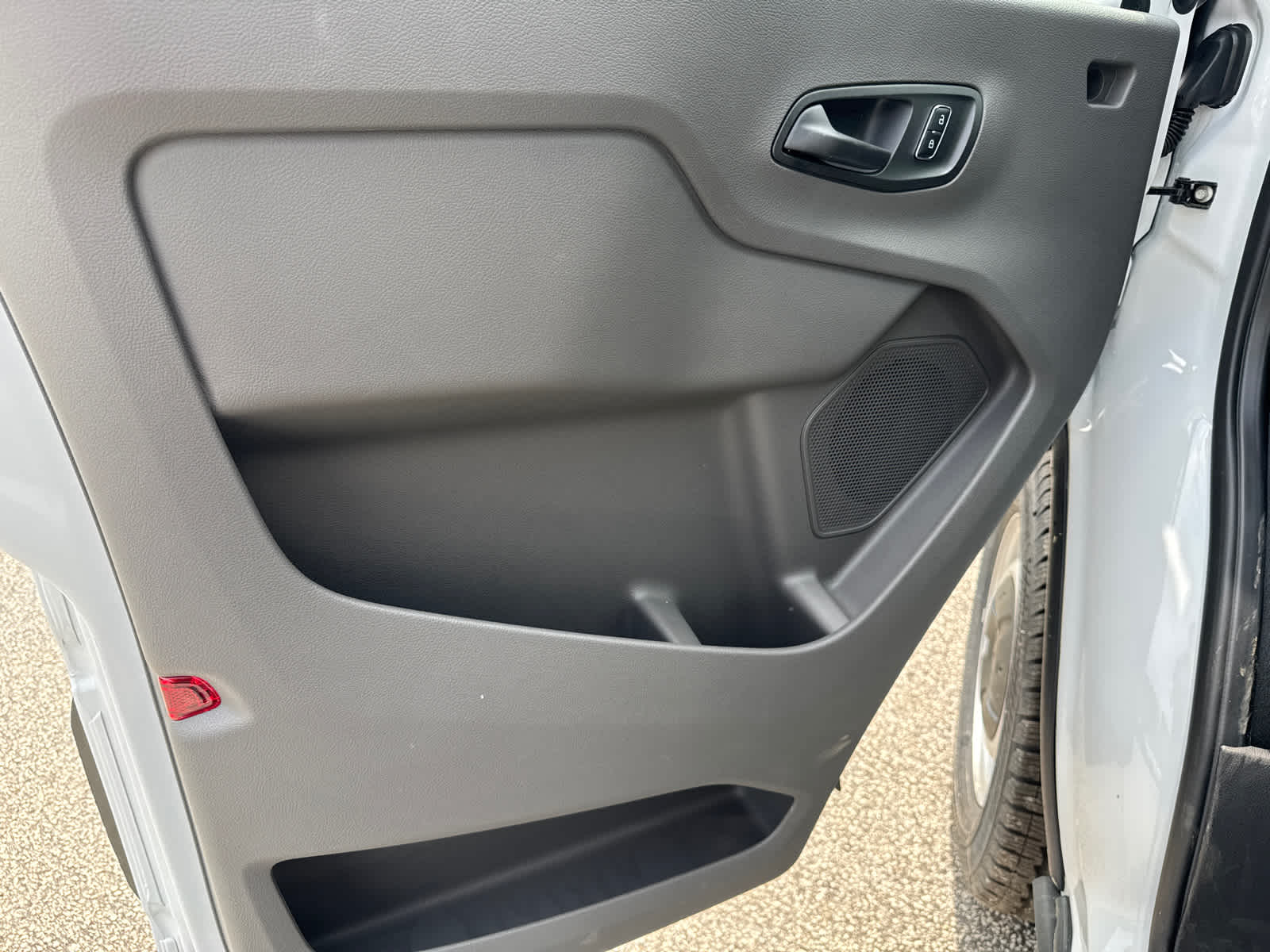 2025 Ford Transit T-250 130" Low Rf 9070 GVWR RWD