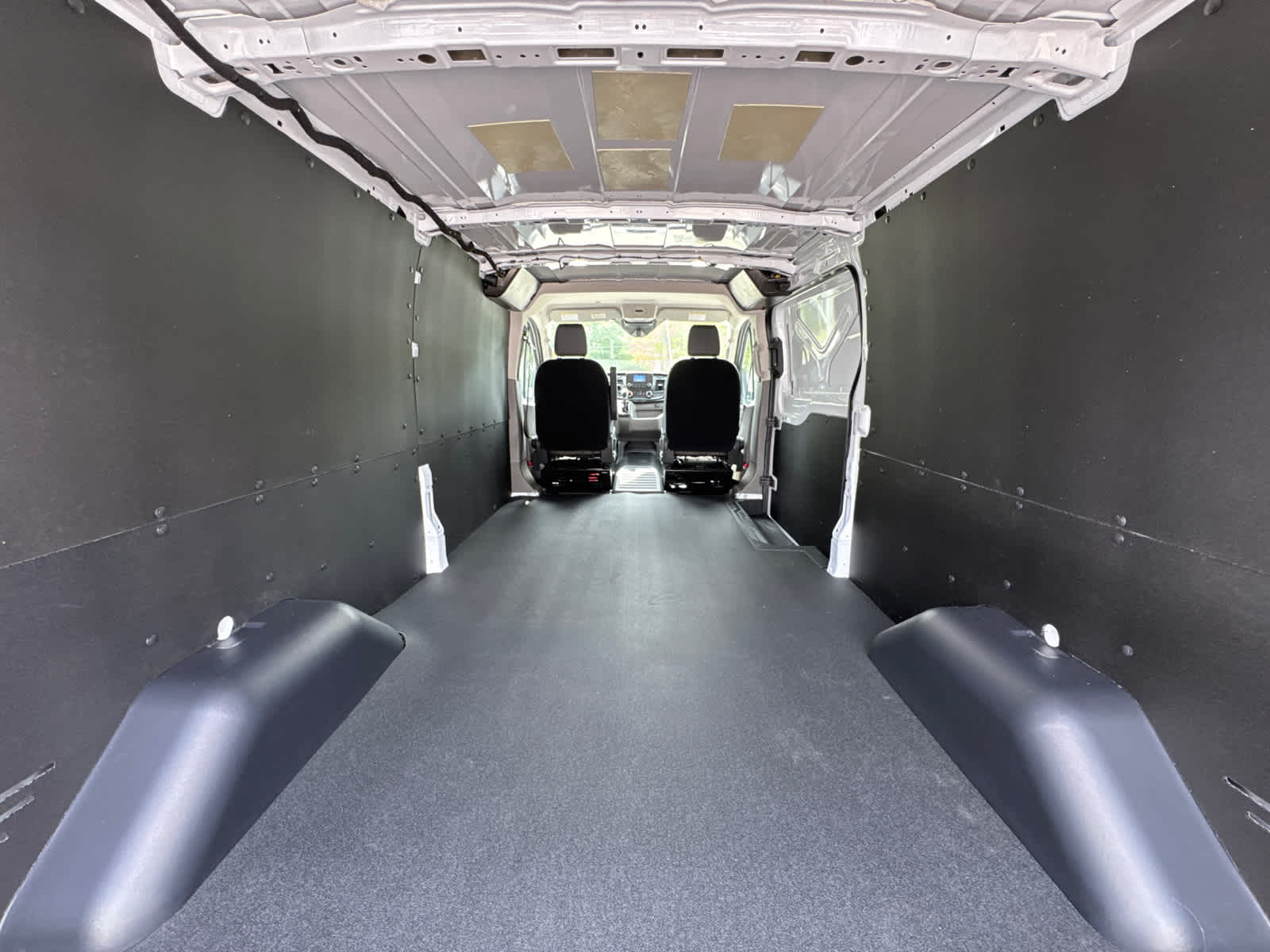 2025 Ford Transit T-250 130" Low Rf 9070 GVWR RWD