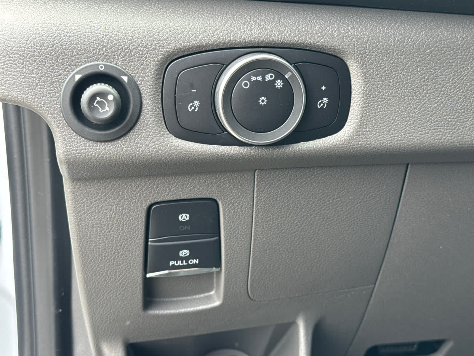 2025 Ford Transit T-250 130" Low Rf 9070 GVWR RWD