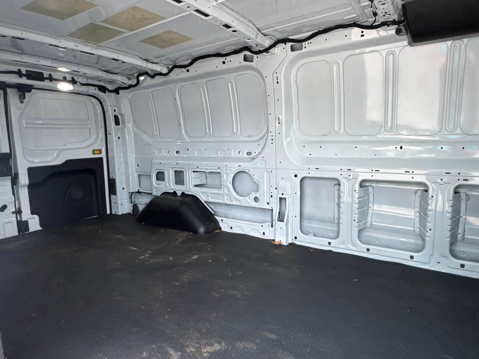 2023 Ford Transit T-250 130" Low Rf 9070 GVWR RWD