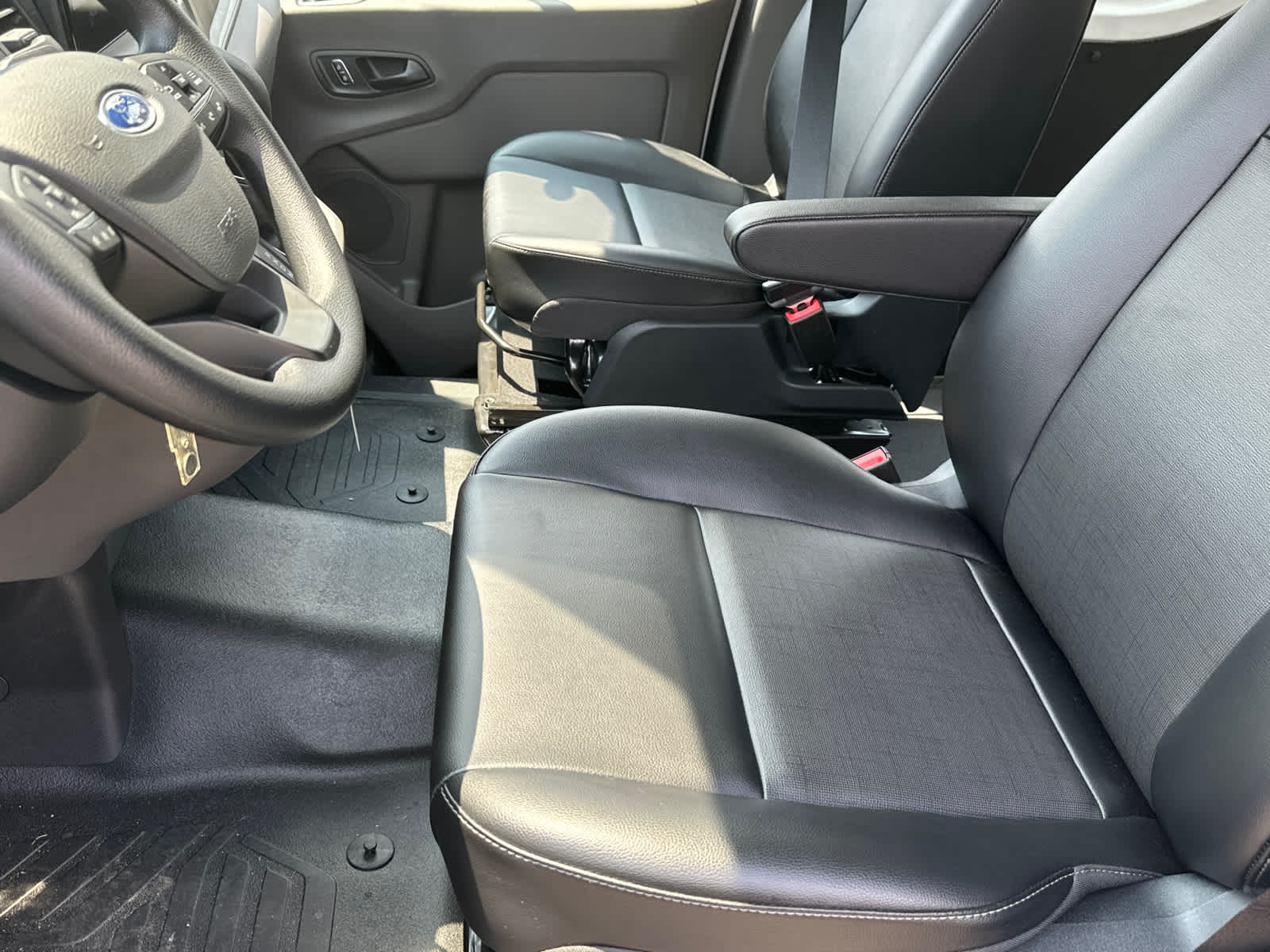 2023 Ford Transit T-350 130" Low Rf 9500 GVWR RWD