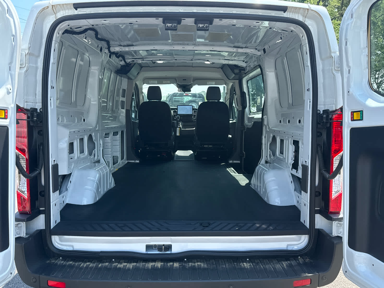 2023 Ford Transit T-350 130" Low Rf 9500 GVWR RWD