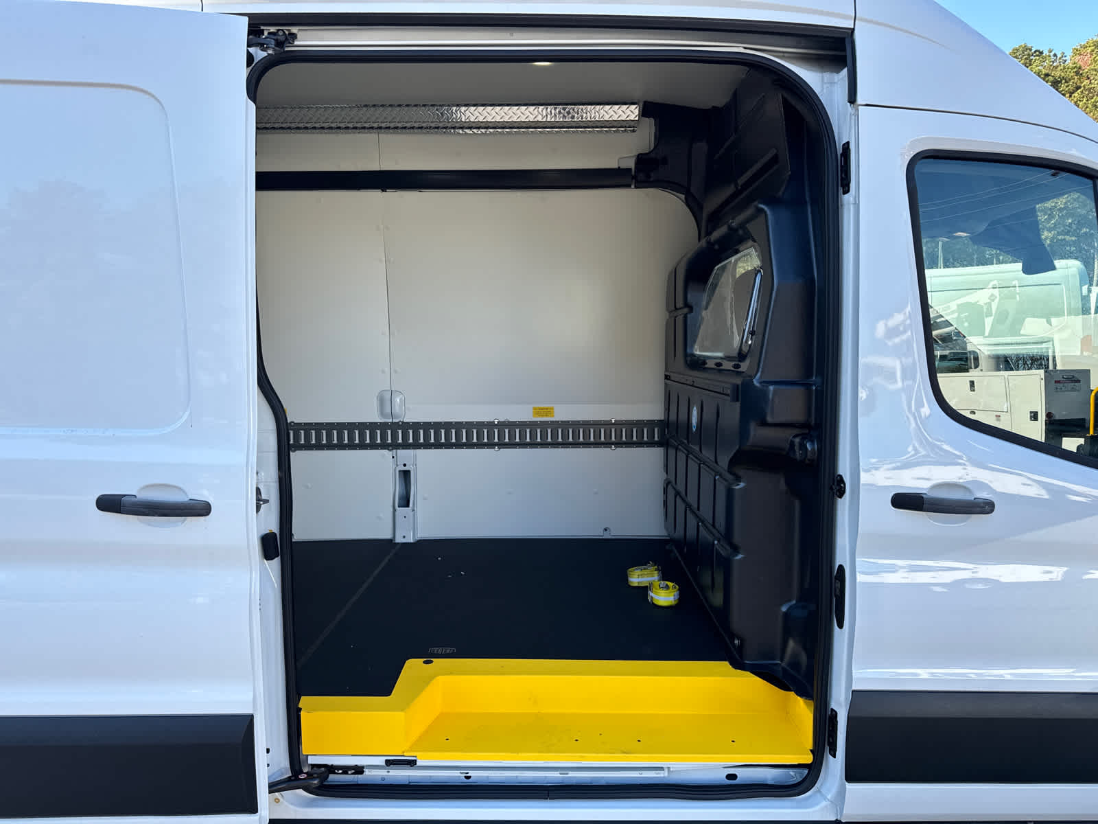 2023 Ford Transit T-350 148" EL Hi Rf 9500 GVWR AWD