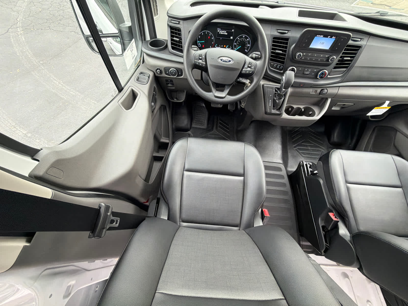 2024 Ford Transit T-150 130" Low Rf 8670 GVWR RWD