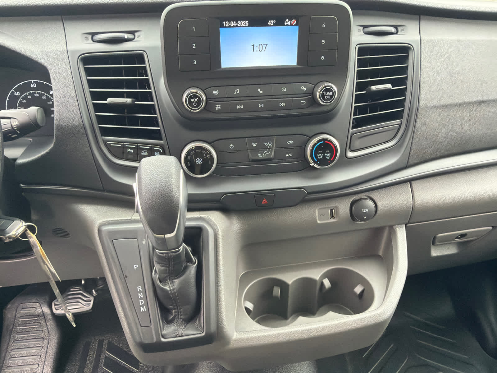 2024 Ford Transit T-150 130" Low Rf 8670 GVWR RWD