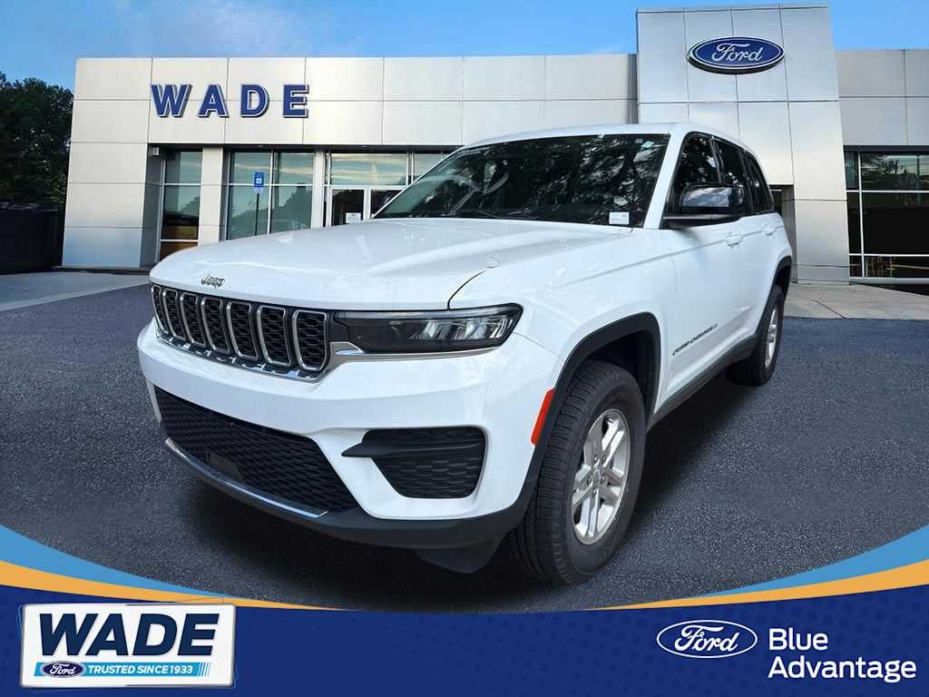 2022 Jeep Grand Cherokee Laredo