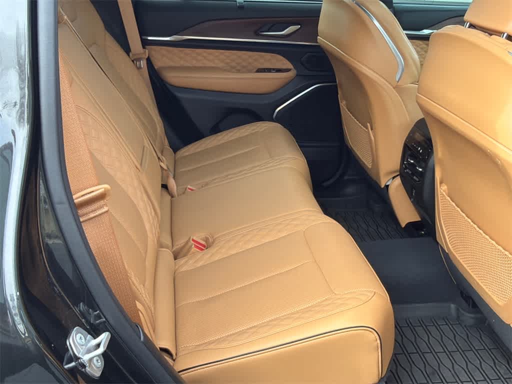 2023 Jeep Grand Cherokee Summit