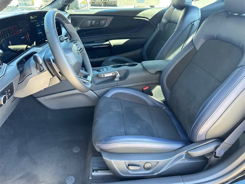 2025 Ford Mustang Dark Horse