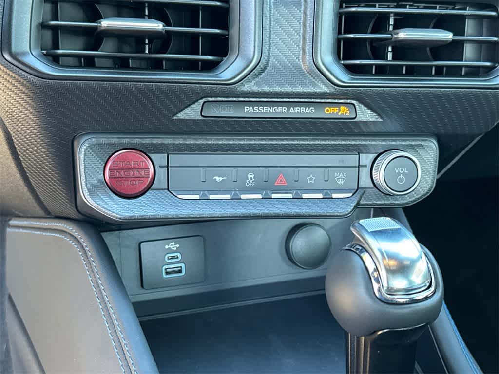 2025 Ford Mustang Dark Horse