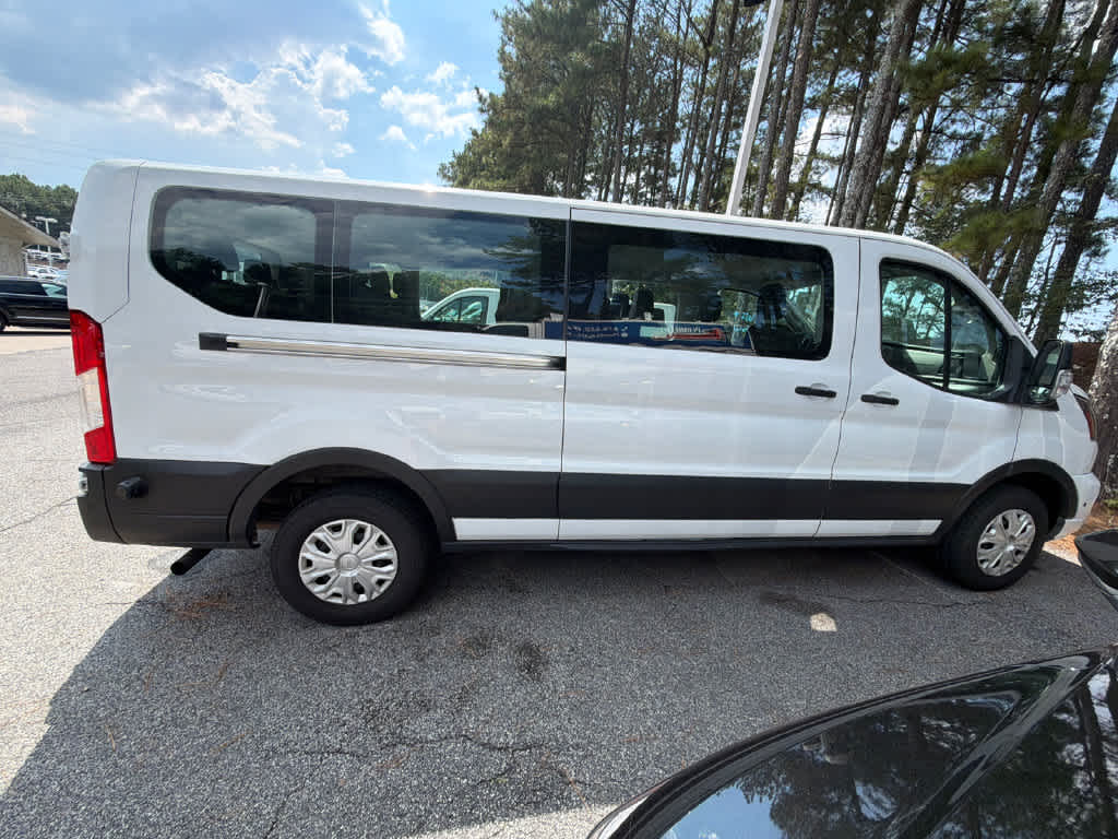 2024 Ford Transit Passenger Wagon XLT
