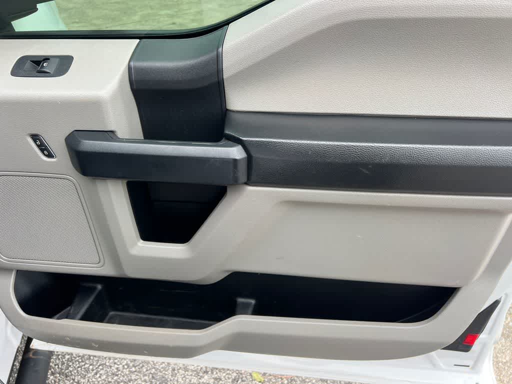2019 Ford Super Duty F-350 DRW Chassis Cab XL