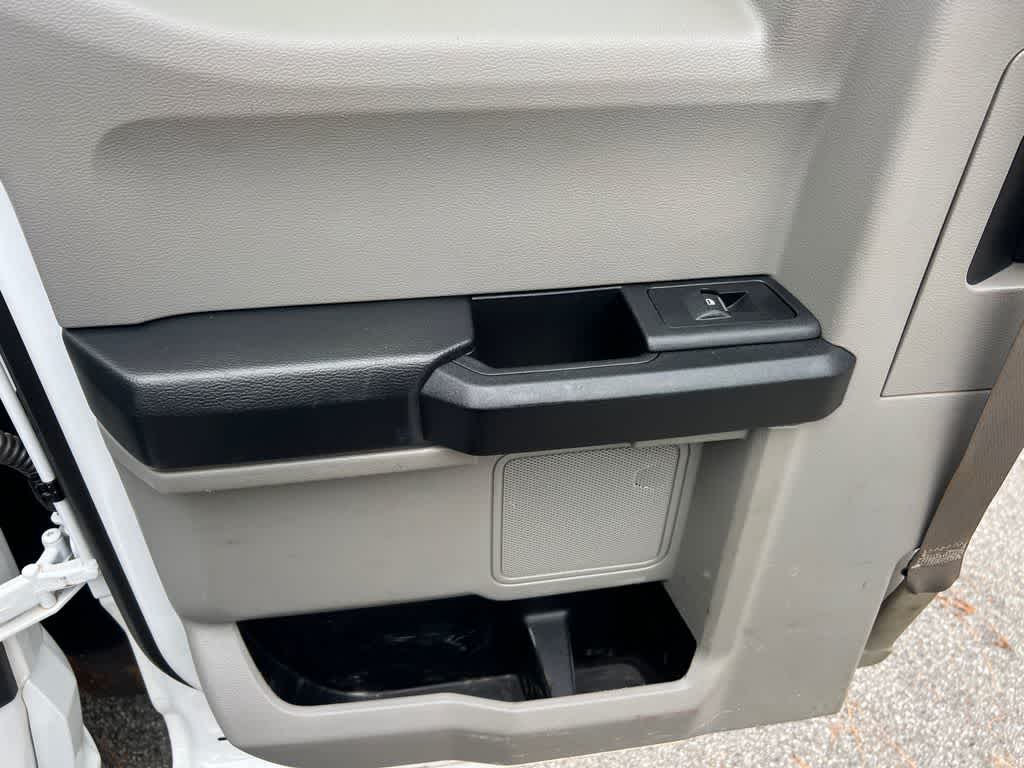 2019 Ford Super Duty F-350 DRW Chassis Cab XL
