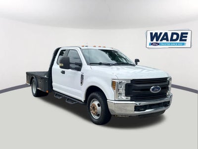 2019 Ford Super Duty F-350 DRW Chassis Cab XL