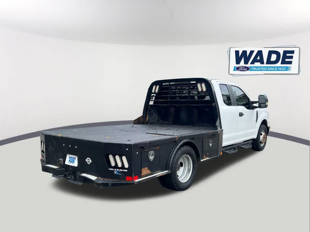 2019 Ford Super Duty F-350 DRW Chassis Cab XL