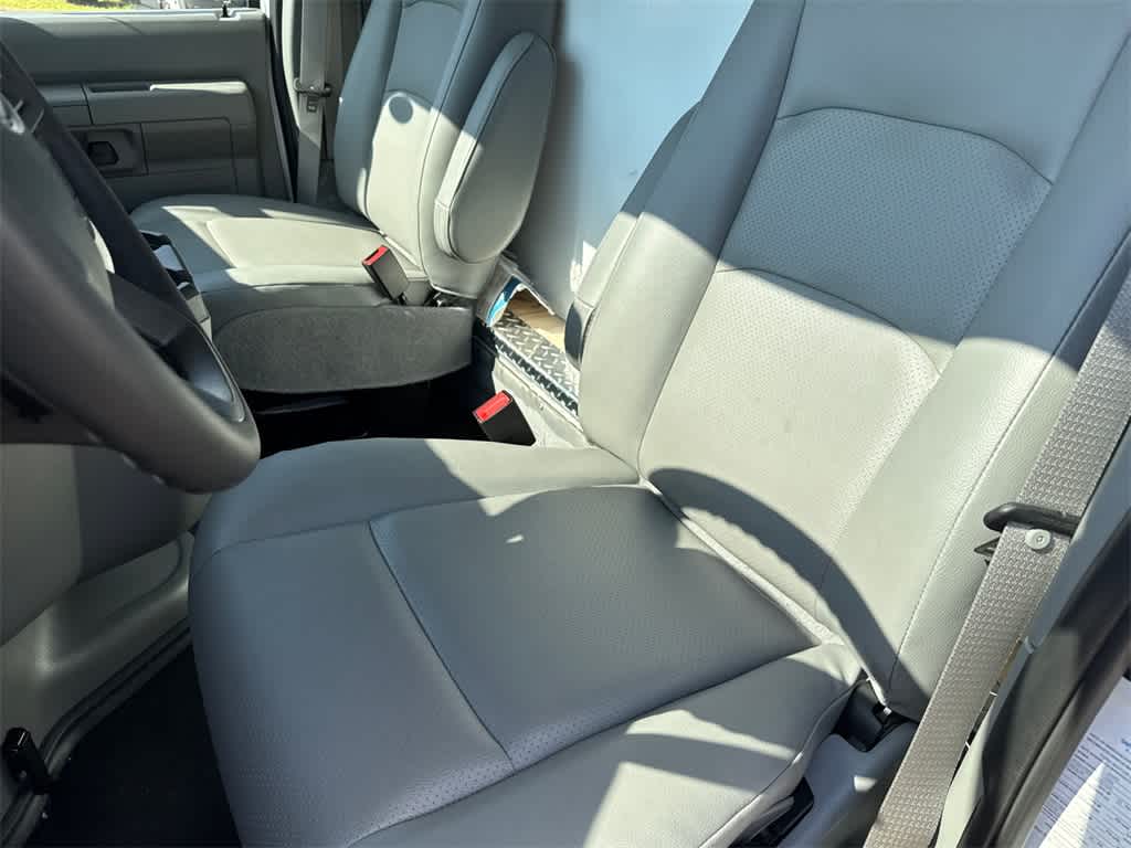 2025 Ford E-Series Cutaway E-450 DRW 158" WB