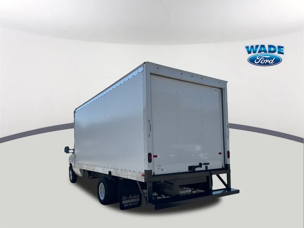 2025 Ford E-Series Cutaway E-450 DRW 158" WB