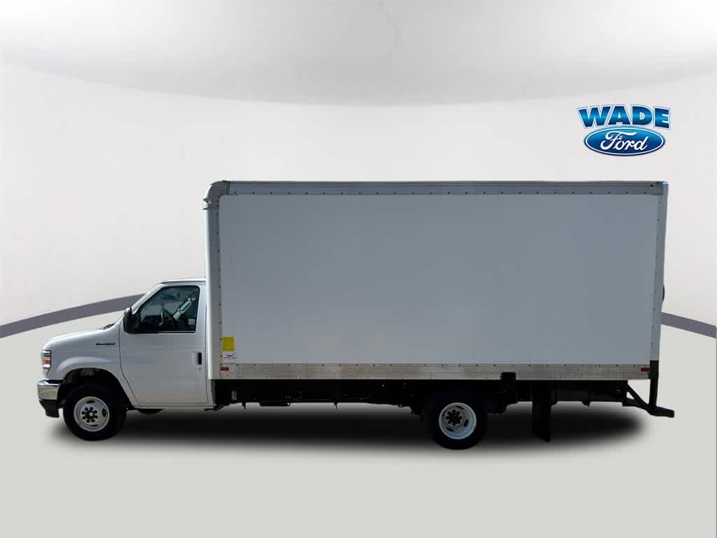 2025 Ford E-Series Cutaway E-450 DRW 158" WB