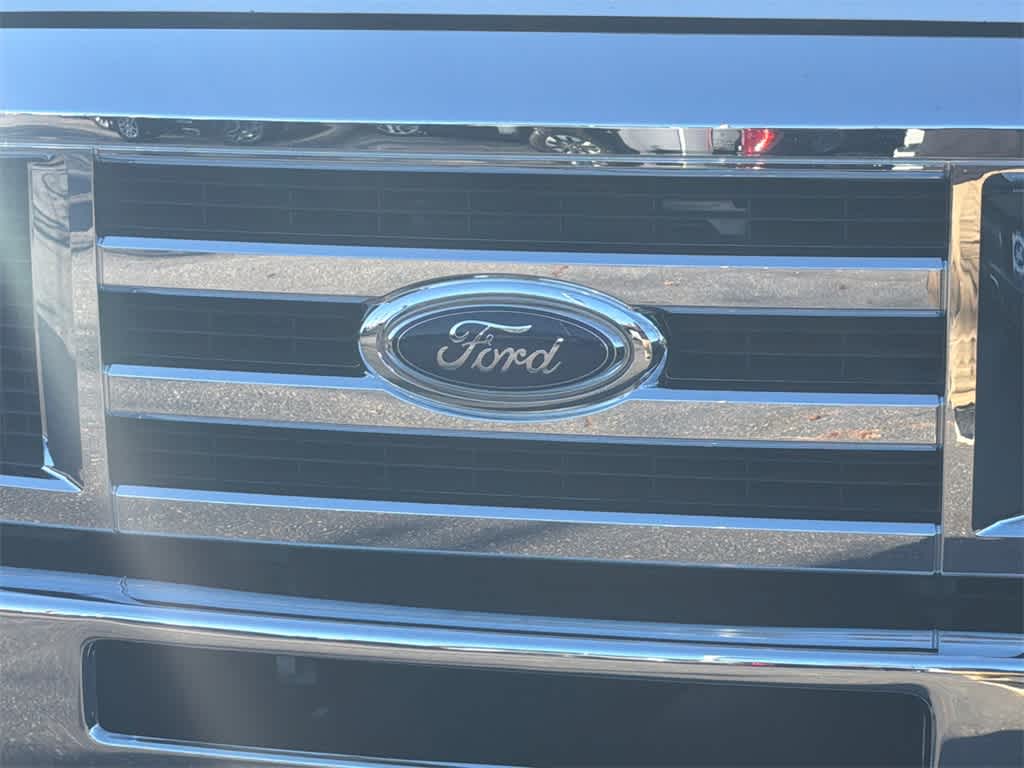 2023 Ford E-Series Cutaway Base DRW