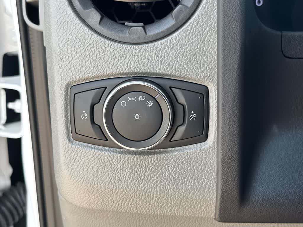 2023 Ford E-Series Cutaway Base DRW