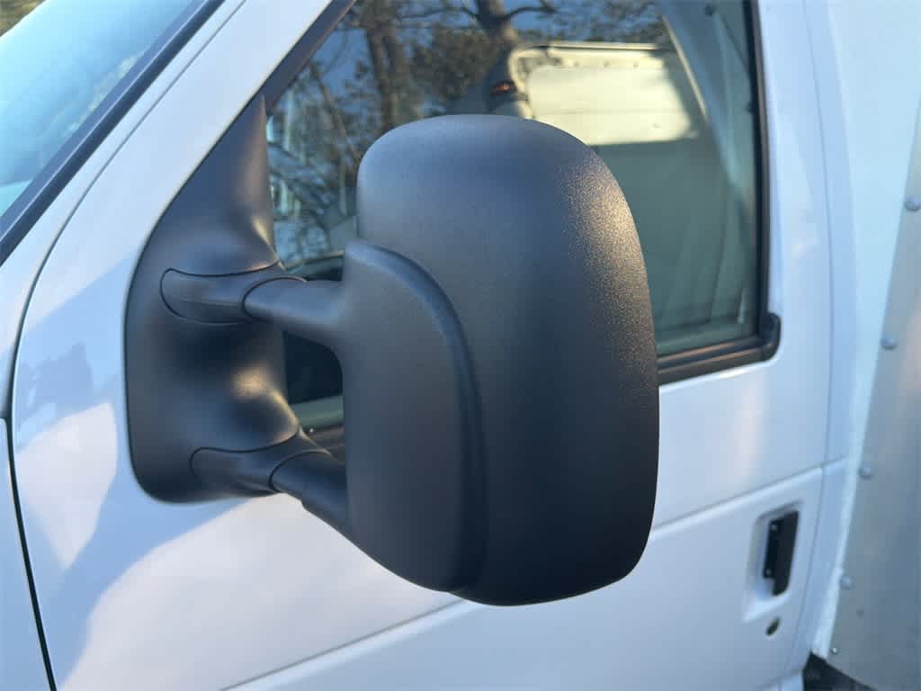 2023 Ford E-Series Cutaway Base DRW