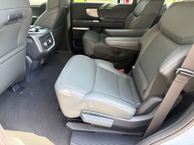 2027 Ford Expedition Active