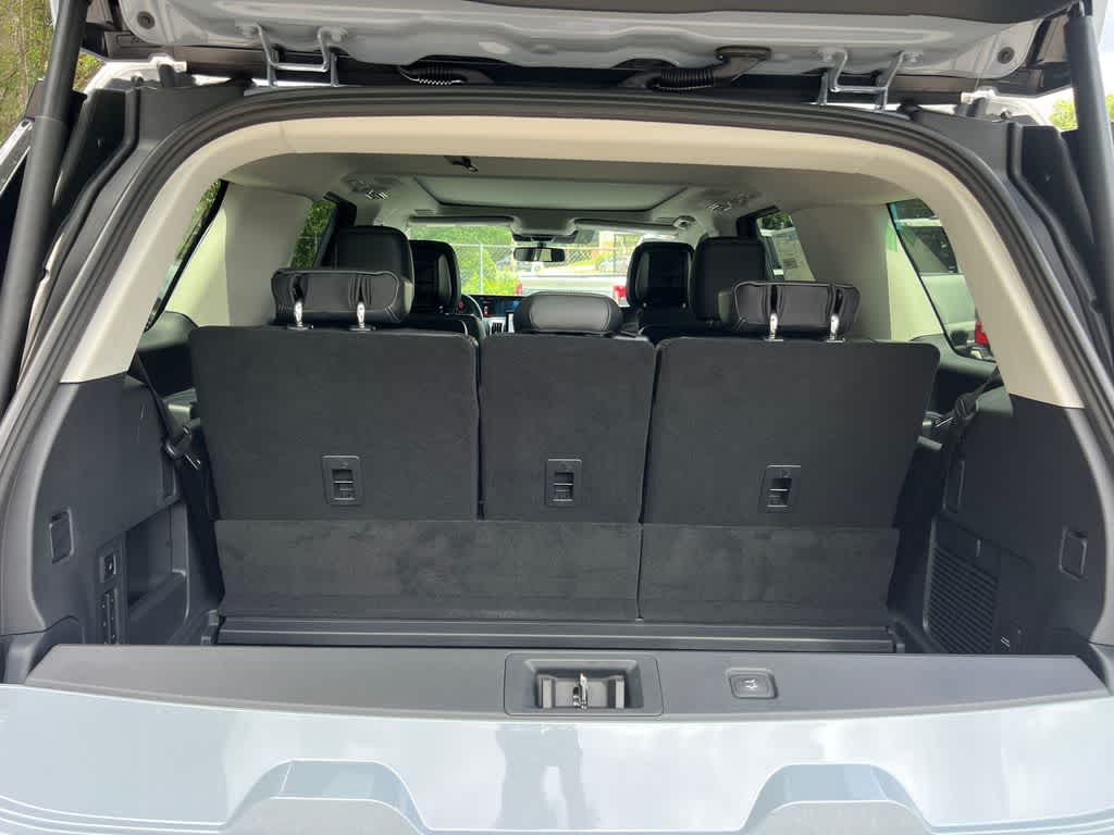 2027 Ford Expedition Platinum