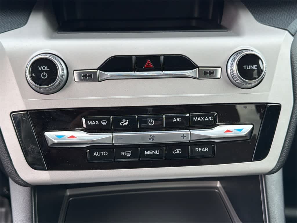 2024 Ford Explorer Base