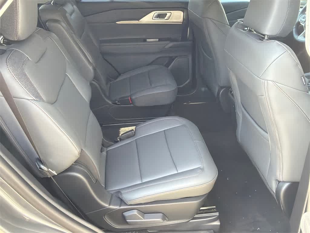 2026 Ford Explorer Active w/100A Pkg