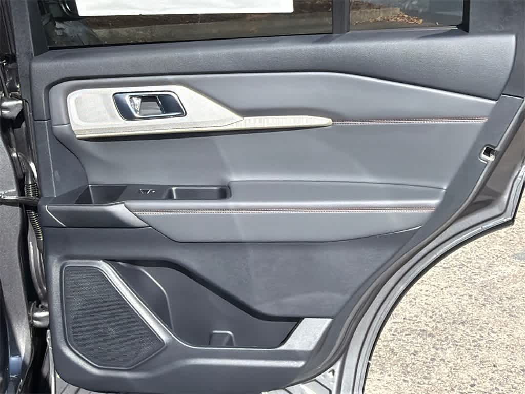 2026 Ford Explorer Active w/100A Pkg