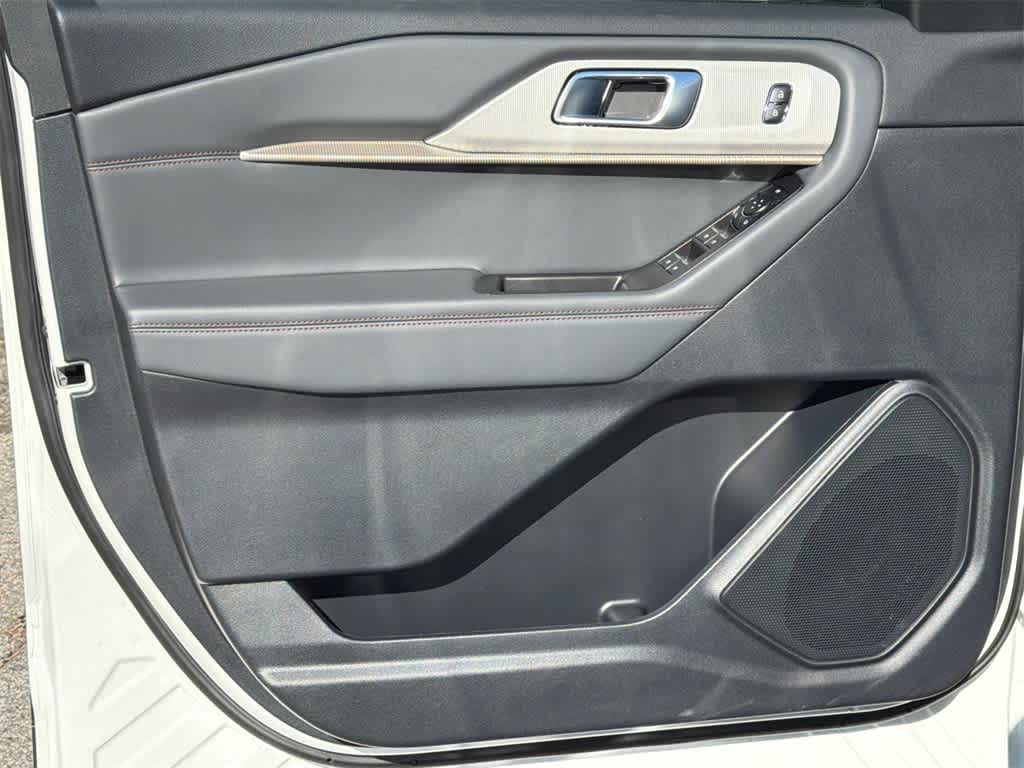 2026 Ford Explorer Active w/100A Pkg