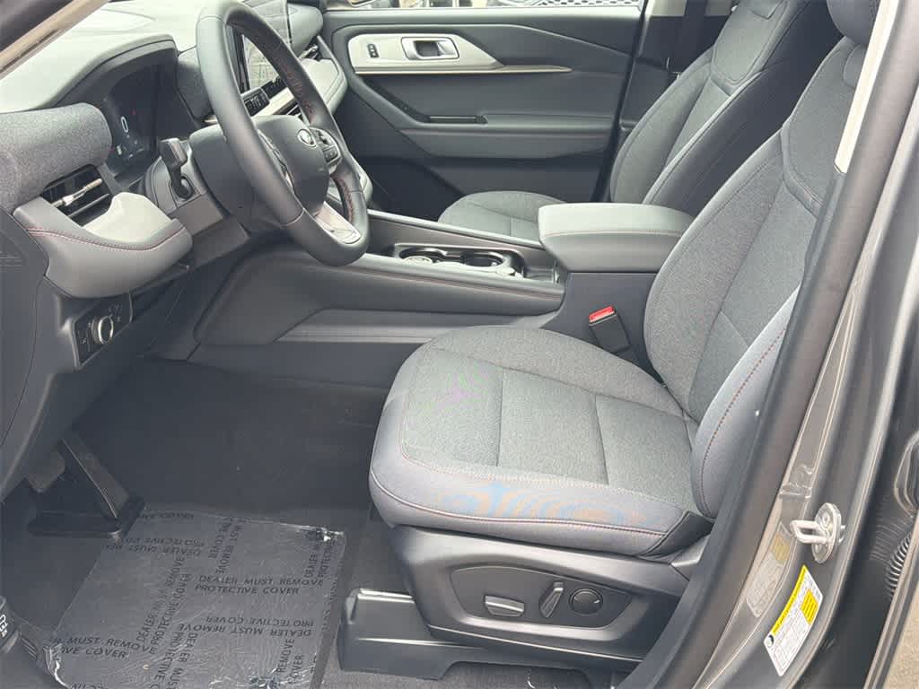 2026 Ford Explorer Active w/100A Pkg