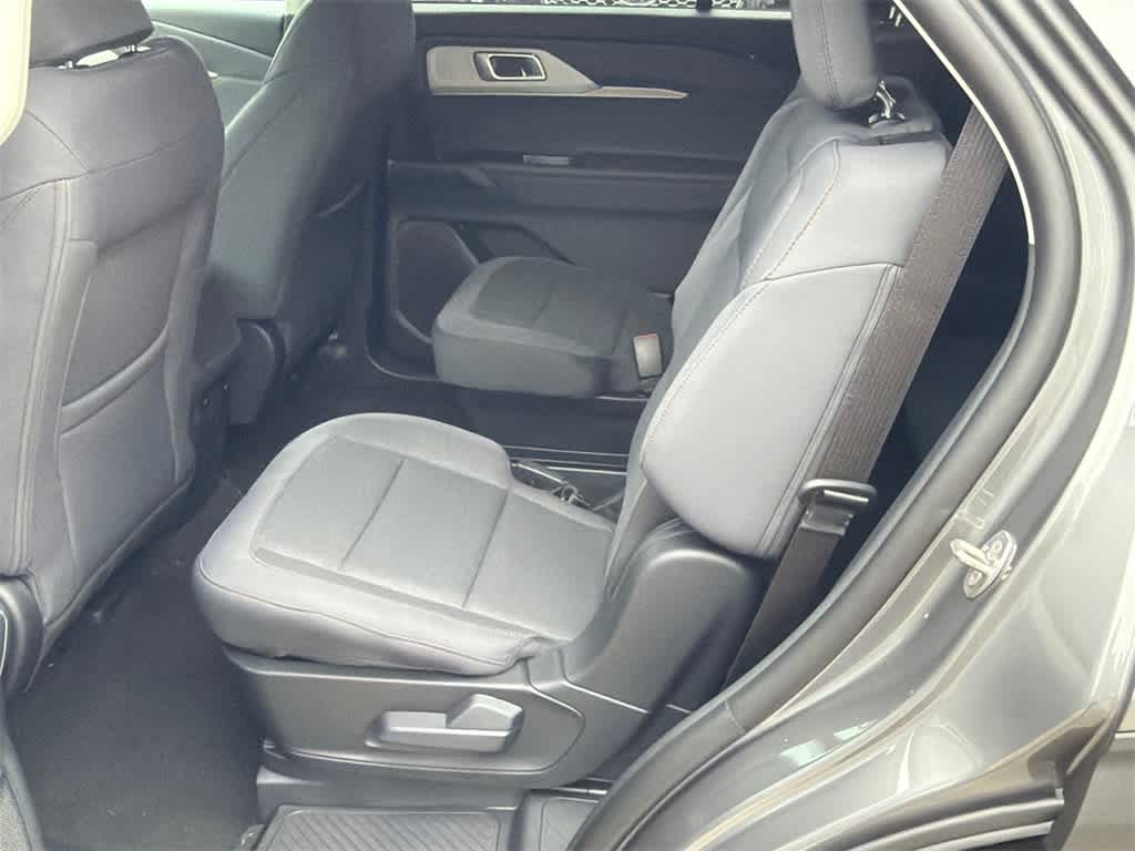 2026 Ford Explorer Active w/100A Pkg