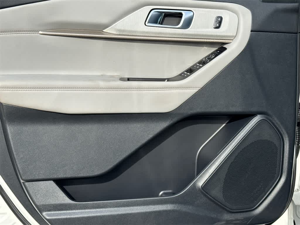 2026 Ford Explorer Active w/100A Pkg