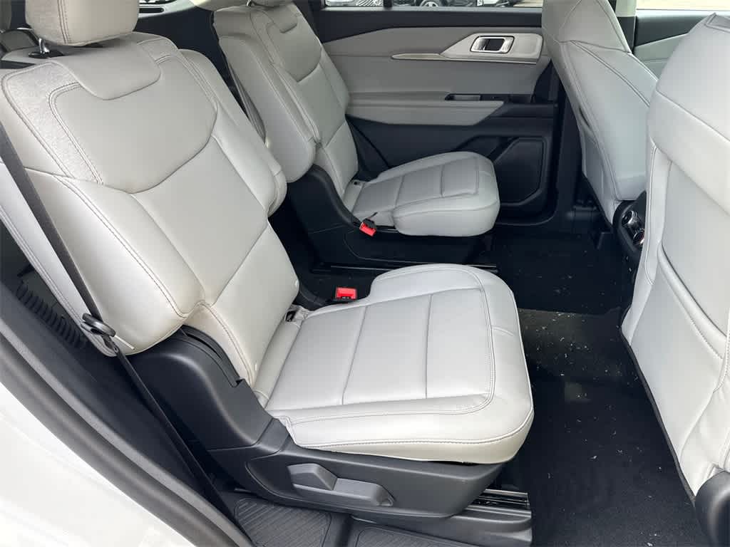 2026 Ford Explorer Active w/100A Pkg