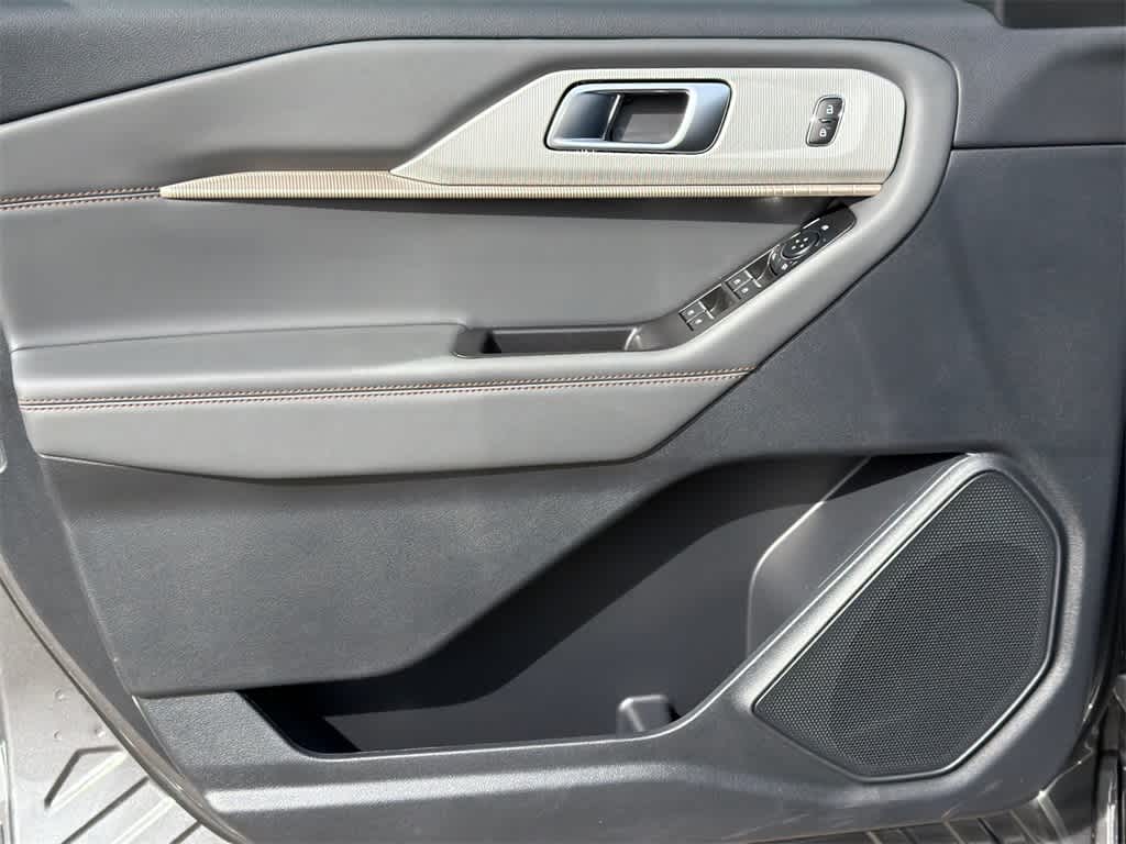 2026 Ford Explorer Active w/100A Pkg