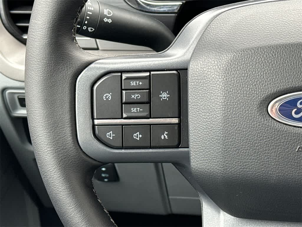 2023 Ford F-150 Lightning XLT