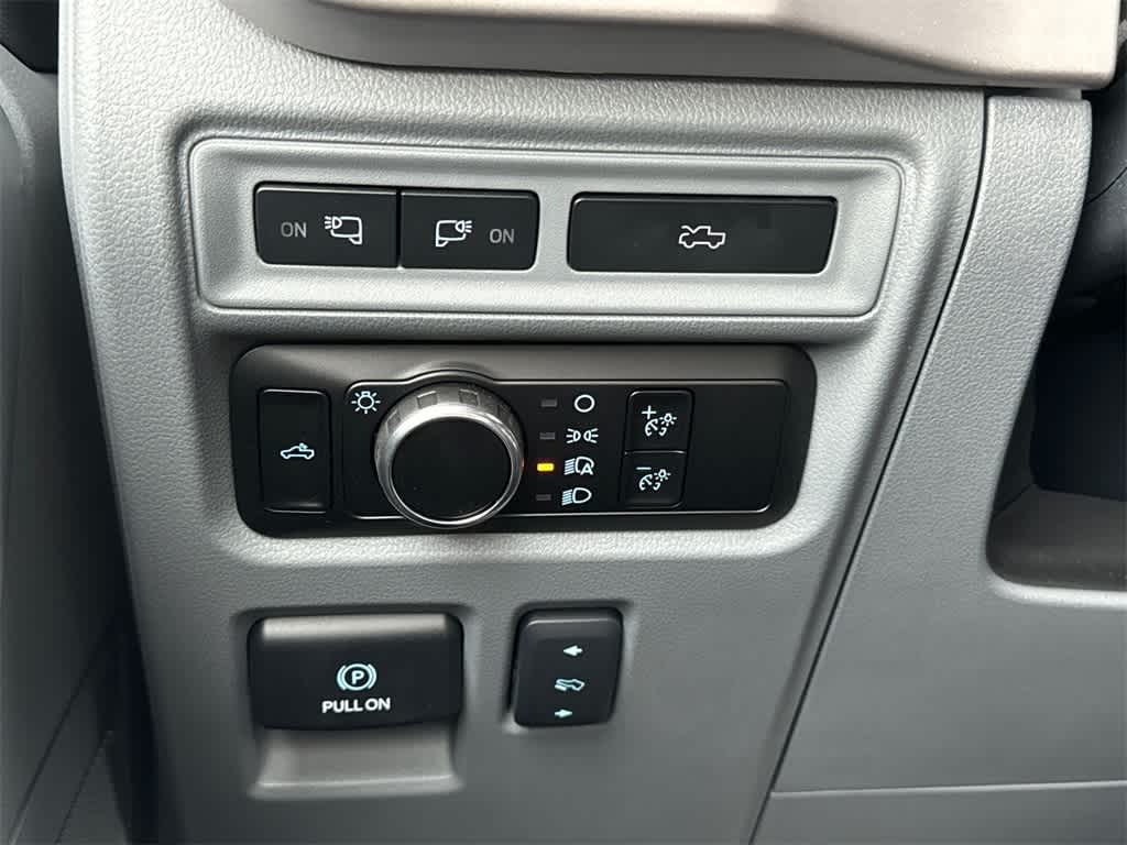 2023 Ford F-150 Lightning XLT