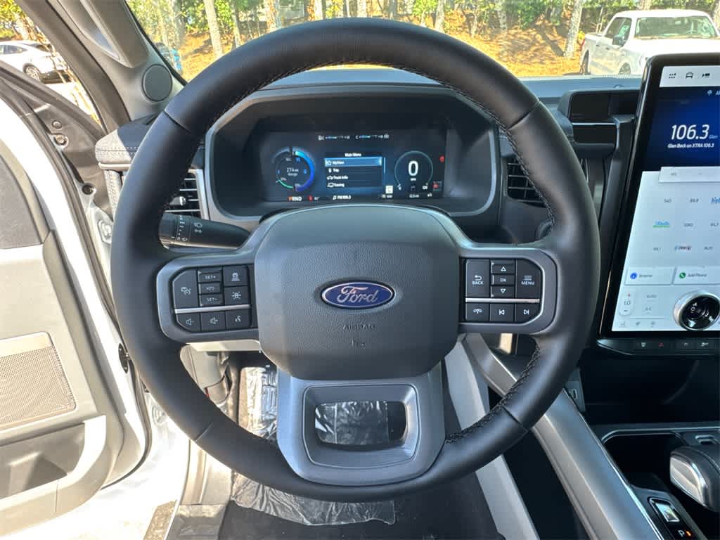 2025 Ford F-150 Lightning Flash