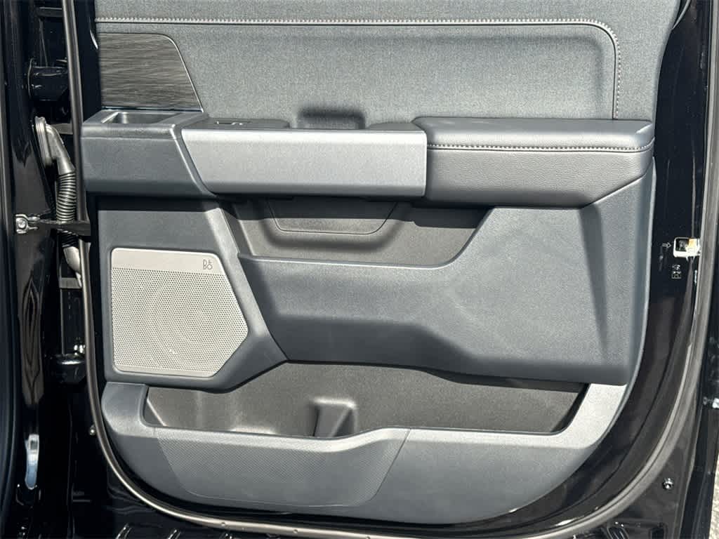 2025 Ford F-150 Lightning LARIAT