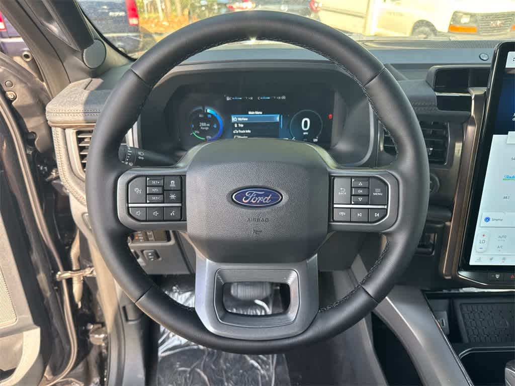 2025 Ford F-150 Lightning LARIAT