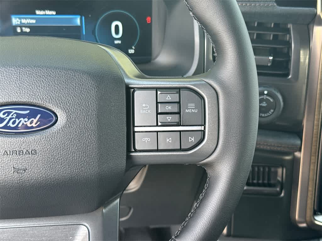 2025 Ford F-150 Lightning LARIAT