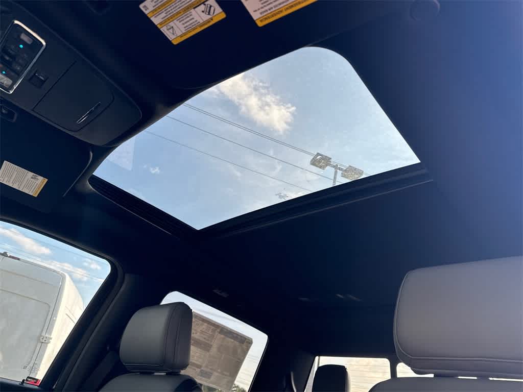 2025 Ford F-150 Lightning LARIAT